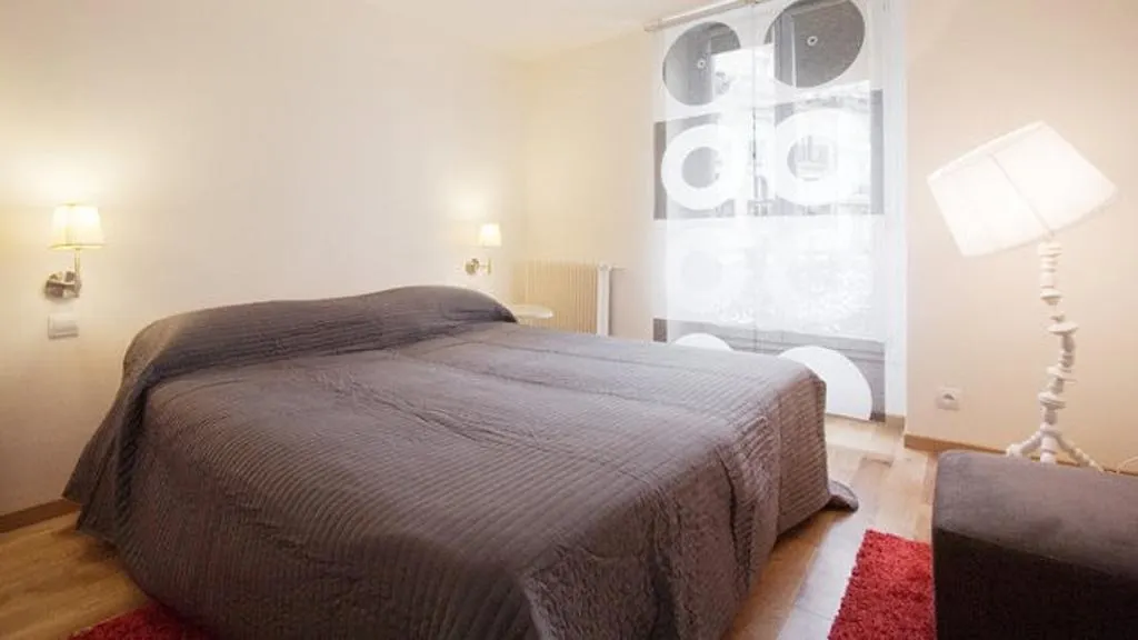 Montmartre Abbesses Sacre-Coeur Apartment Paris France